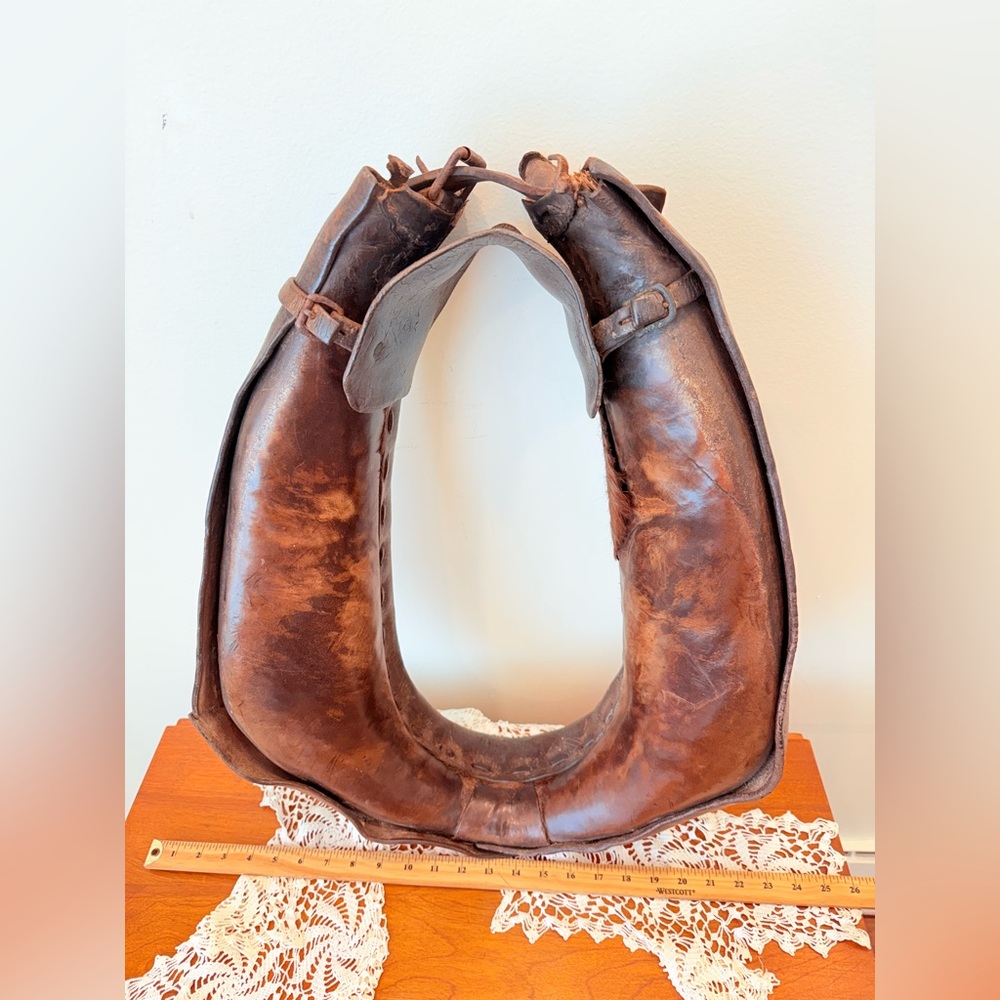 Vintage Antique leather Horse Collar | farmhouse | primitive farm tools decor - Picture 9 of 10